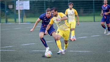 TuSpo Surheide hat das Topduell beim Habenhauser FV mit 0:1 verloren und damit auch die Tabellenführung in der Fußball-Landesliga.