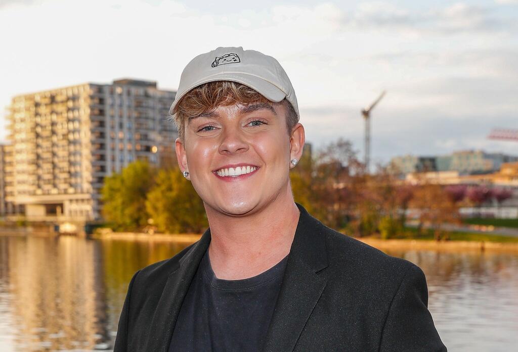 Twenty4tim hat 2,7 Millionen Instagram-Follower und sagenhafte 4,9 Millionen TikTok-Anhänger.