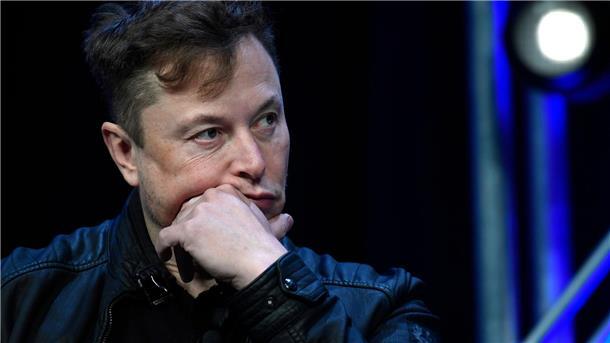 Musk im Streit mit NPR: Könnten Twitter-Namen neu vergeben Twitter-Chef Elon Musk hat sich mit dem US-Radiosender NPR angelegt.
