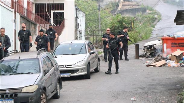 Schlag gegen Drogenbande: 64 Tote bei Polizeieinsatz in Rio Über 2.500 Beamte waren bei der Operation gegen ein Verbrechersyndikat im Einsatz.