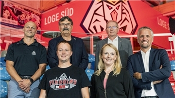 Die neue Pinguins-Fankurve in der Eisarena 