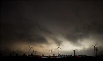 Über dem Land hängen dunkle Wolken. Das gilt im übertragenen Sinn ebenso für die angekündigte Beschleunigung des Windkraftausbaus. Im Rotenburger Kreishaus stockt die Planung, weil in Hannover kein Gesetz beschlossen wird. 