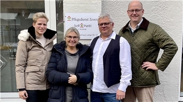 Über die Situation und neue Wege der Kooperation in der häuslichen Pflege im Bereich Zeven hat sich der Landtagsabgeordnete Dr. Marco Mohrmann bei Michael und Marzenna Bendt sowie Elisabeth Blanken (von rechts) informiert.