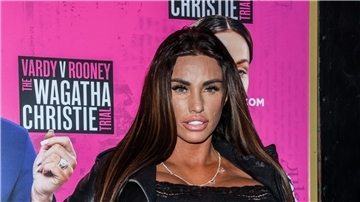 Über ihren Sohn gab es diskriminierende Nachrichten in einer Chatgruppe von Polizisten: Ex-Model Katie Price.