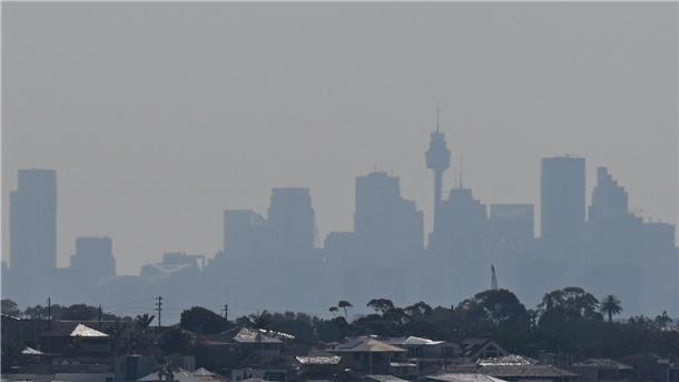 Sydneys Skyline im Rauch: Vorbereitung auf Waldbrandsaison Über Teilen der australischen Metropole Sydney hängt eine Qualmglocke.