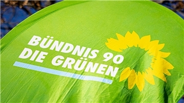 Überdurchschnittlich ist das Wachstum bei den Grünen insbesondere bei jüngeren Menschen und bei Frauen.