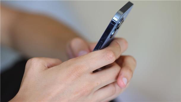Videos von Polizei-Einsätzen: Gewerkschaften sind besorgt Übers Internet werden Bilder und Videos von Polizei-Einsätzen verbreitet - das kann Folgen haben. (Symbolbild)
