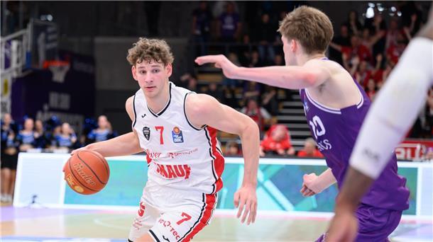 „Unnormale Summen“: Wie junge Basketballer in die USA ziehen Überzeugt in der Bundesliga: Hannes Steinbach.