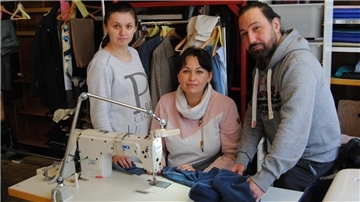 (von links) Sofia Sheremet, Laryssa Isaienko und Ufuk Tapu