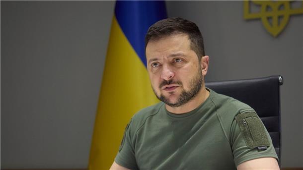 Selenskyj: 2023 wird Jahr des ukrainischen Sieges sein Ukraines Präsident Wolodymyr Selenskyj im Mariinskyi-Palast in Kiew.