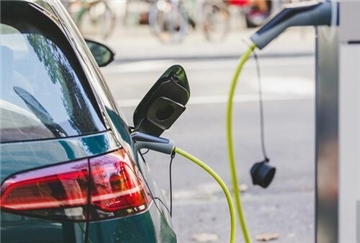 E-Auto an der Ladesäule