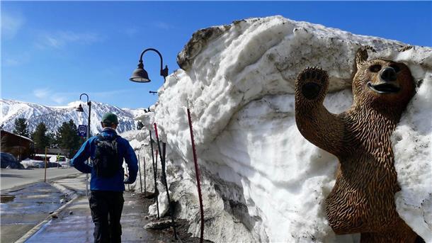 Um den Ort Mammoth Lakes herum herrscht noch tiefer Winter.