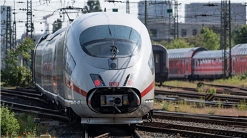 Um Pünktlichkeit langfristig zu verbessern, plant die Bahn ab Juli 2024 umfassende Generalsanierungen wichtiger Strecken.