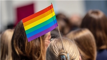 Umzüge zum Christopher-Street-Day (CSD) zeigen Unterstützung für homosexuelle und queere Menschen. (Symbolybild)