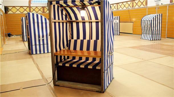 Stimmabgabe im Strandkorb: Insel nutzt besondere Wahlkabinen Ungewöhnliche Wahlkabinen auf Norderney.
