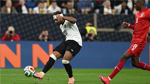 Unhaltbarer Schuss: Serge Gnabry trifft zum 3:0 gegen Luxemburg.