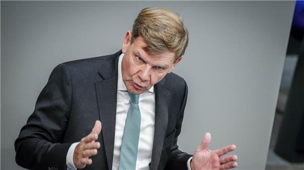 Union signalisiert Zustimmung zu Einsatz im Roten Meer Uns allen müsse klar sein, dass der EU-Militäreinsatz im Roten Meer sehr gefährlich sei, so Johann Wadephul (CDU).