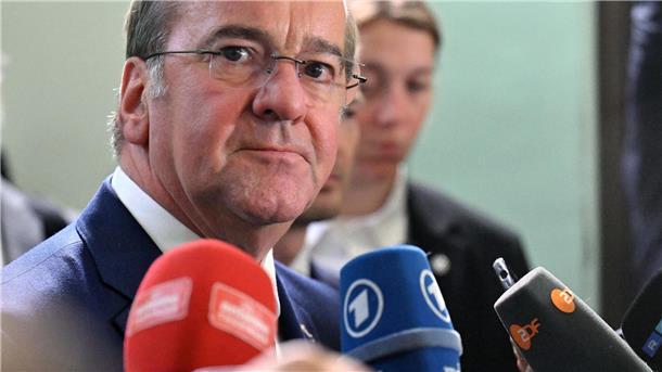 „Unsere Hauptaufgabe ist, schnell Verteidigungsfähigkeit und schnell Vollausstattung herbeizuführen“, sagt Verteidigungsminister Pistorius. 
