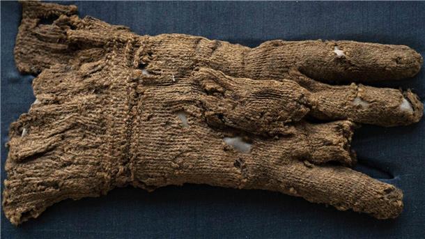 Unter den Funden ist auch ein Handschuh.