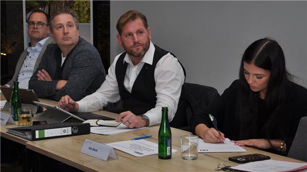Unter Leitung von Arne Pingel (CDU, Zweiter von links) tagte kürzlich der Gnarrenburger Finanzausschuss.