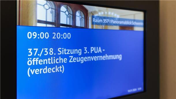 U-Ausschuss lädt Ex-Kanzler Schröder als Zeugen Untersuchungsausschuss zur Stiftung Klima- und Umweltschutz MV im Schloss Schwerin.