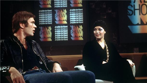 Unvergessen: Romy Schneider und Burkhard Driest am 30. Oktober 1974 in der WDR-Talkshow „Je später der Abend“. (Archivbild) 