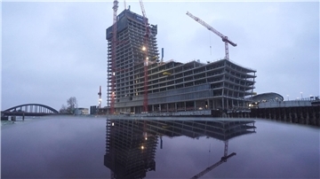 Unvollendet: Der Elbtower droht Hamburgs größte Bauruine zu werden. Der Bauherr, das Immobilienunternehmen Signa, hat im November Insolvenz angemeldet.