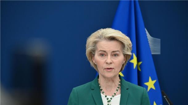US-Zölle gegen China noch höher - EU-Abgaben vorerst auf Eis Ursula von der Leyen betonte: „Wenn die Verhandlungen nicht zufriedenstellend verlaufen, werden unsere Gegenmaßnahmen in Kraft treten.“ (Archivbild)