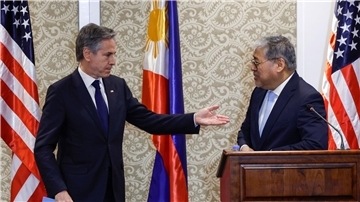 US-Außenminister Antony Blinken und der philippinische Außenminister Enrique Manalo: Die USA sichern den Philippinen angesichts zunehmender Spannungen mit China anhaltende Unterstützung zu.