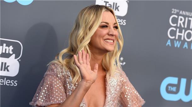 Kaley Cuoco über Flirt mit Johnny Galecki US-Fernsehschauspielerin Kaley Cuoco bei der Verleihung der 23. Critics‘ Choice Awards.