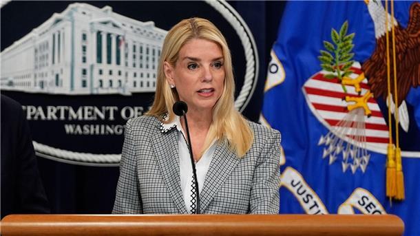 Epstein-Akten: Trump wütend über Kritik aus eigenem Lager US-Justizministerin Bondi steht wegen ihres Umgangs mit dem Fall besonders in der Kritik. (Archivbild)