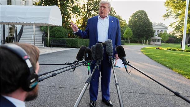 Trump relativiert eigene Aussage zu Machtwechsel im Iran US-Präsident Donald Trump will nach eigenen Worten keine Machtwechsel im Iran erreichen.