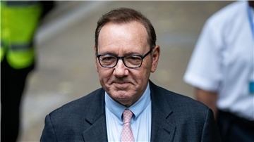 US-Schauspieler Kevin Spacey trifft vor dem Southwark Crown Court in London zum Beginn seines Prozesses ein.