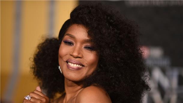„Black Panther: Wakanda Forever“ räumt an den Kinokassen ab US-Schauspielerin Angela Bassett im Oktober bei der Weltpremiere von „Black Panther: Wakanda Forever“ im El Capitan Theatre in Los Angeles.