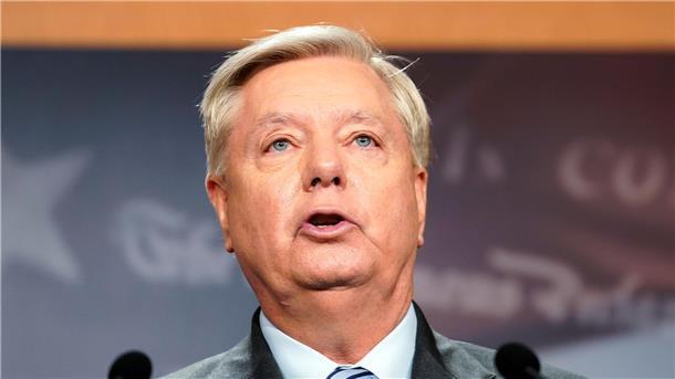 Senator Graham soll zu US-Wahl 2020 als Zeuge aussagen US-Senator Lindsey Graham während einer Pressekonferenz in Washington.