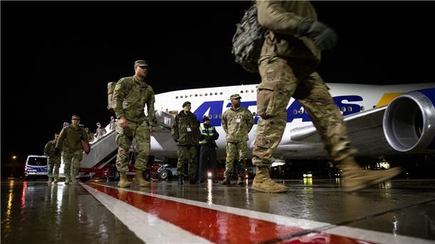 USA und Deutschland planen mit Verbündeten großes Manöver US-Soldaten bei ihrer Ankunft in Deutschland zum „Defender“-Manöver im Jahr 2020.