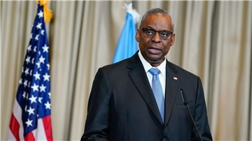 US-Verteidigungsminister Lloyd Austin stellt ein milliardenschweres Militärhilfepaket für die Ukraine vor.