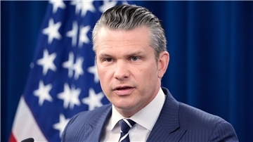 US-Verteidigungsminister Pete Hegseth spricht vom längsten Einsatz der Tarnkappenbomber seit 2001. 