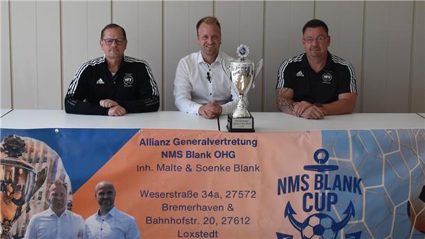 „Nord gegen Süd“ gibt es beim Allianz-NMS-Blank-Cup jetzt häufiger Drei Männer und ein Pokal