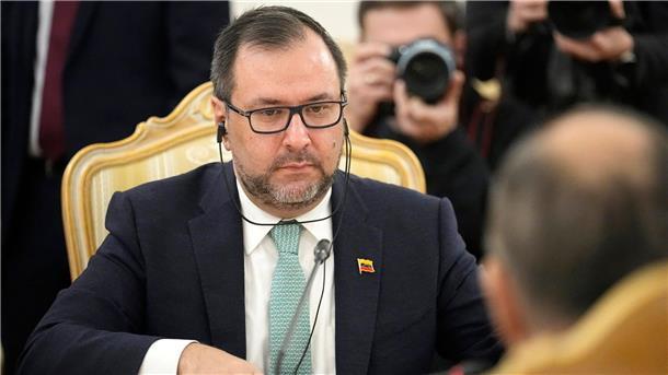 Venezuela zieht Diplomaten aus mehreren Ländern ab Venezuela weise „die Einmischung und die Erklärungen einer Gruppe rechter Regierungen“ auf das Schärfste zurück, teilte Venezuelas Außenminister Yvan Gil mit. (Archivbild)