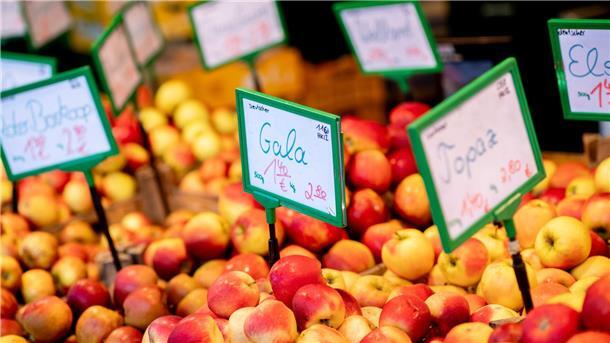 Inflation im August deutlich runter - Bald auch die Zinsen? Verbraucher spüren die Inflation beim Einkaufen.