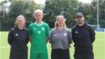 Vereint bei der TSV Wulsdorf (von links): Trainerin und Mutter Nicole Klockmann, Malte Klockmann, Lara Klockmann und Lukas Kretschmann.
