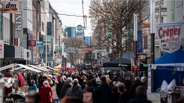 Die höchste Kaufkraft wohnt abseits der teuren Städte Verkaufsoffener Sonntag in der Gelsenkirchner Innenstadt.