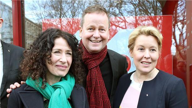 Verkehrssenatorin Bettina Jarasch (v.l.), Kultursenator Klaus Lederer und Berlins Regierende Bürgermeisterin Franziska Giffey zu Beginn der Sondierungen zur Regierungsbildung.