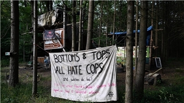 Verlassene Baumhäuser im Hambacher Forst.