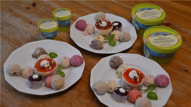 Premiere für das Cuxland: Hof Döscher produziert frisches Bauernhof-Eis Verschiedene Kreationen können auch als Dessert bestellt werden.