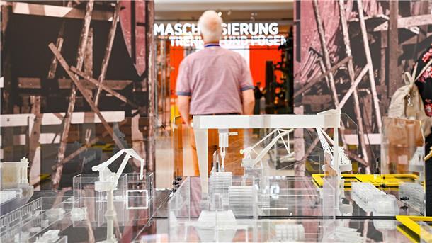 Vertiefte Besucher: So kommt die neue Dauerausstellung des Deutschen Schifffahrtsmuseums an.