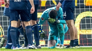 VfL-Keeper Patrick Drewes wurde in der Partie bei Union Berlin von einem Feuerzeug getroffen. 