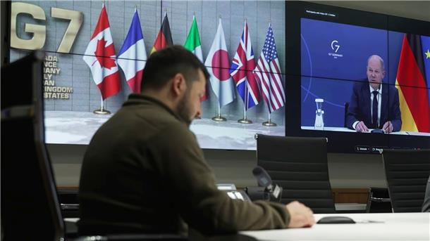 Videokonferenz der G7-Staaten und der Ukraine. Hier Wolodymyr Selenskyj (l) und Bundeskanzler Olaf Scholz.