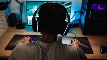 Videospiele sind beliebt. Wer lange dabei bleiben und Erfolg haben möchte, braucht allerdings häufig Zusätze, für die dann gezahlt werden muss. Für die Spielbranche ein lukratives Geschäft, für die Nutzer dagegen kann das massive Folgen haben.Vadym Drobot